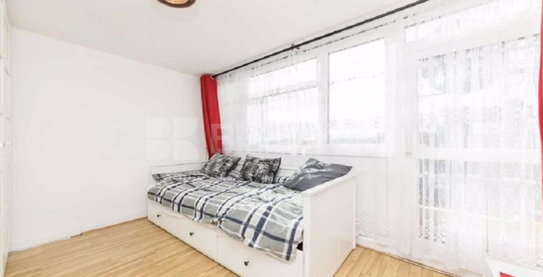 			UNDER OFFER  , 3 Bedroom, 1 bath, 1 reception Apartment			 Deverell street, Borough